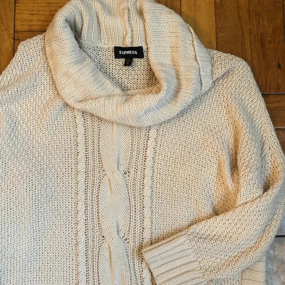 Knit Oversized Sweater Express size Small - Picture 6 of 17